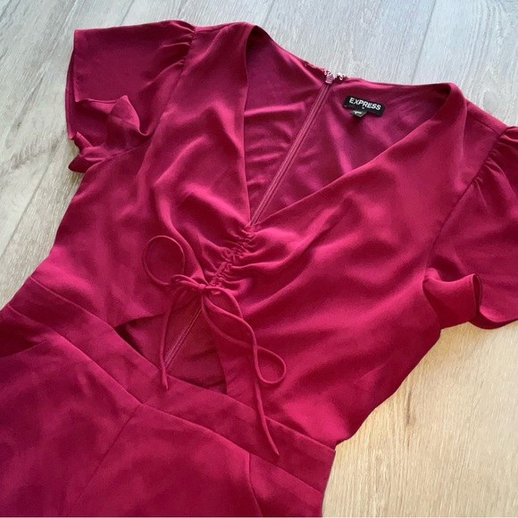 Express Romper Cutout Fluttersleeve shorts 4 burgundy - Picture 6 of 7